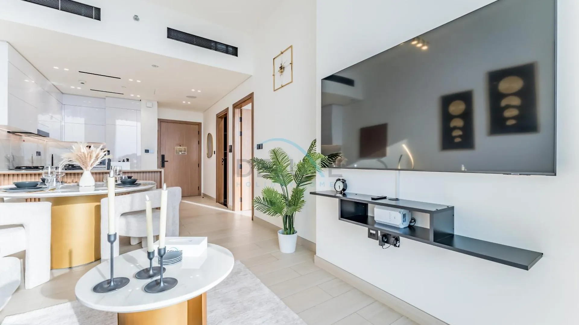 Newly Furnished Apartment Near Circle Mall With Marina Views, Binghatti Onyx, Jvc By Deluxe Holiday Homes Dubai