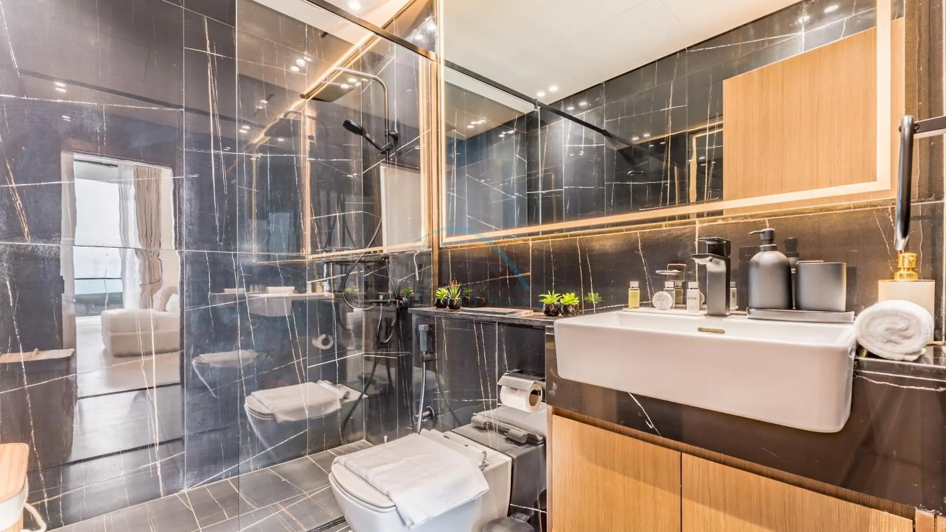 Newly Furnished Apartment Near Circle Mall With Marina Views, Binghatti Onyx, Jvc By Deluxe Holiday Homes Dubai