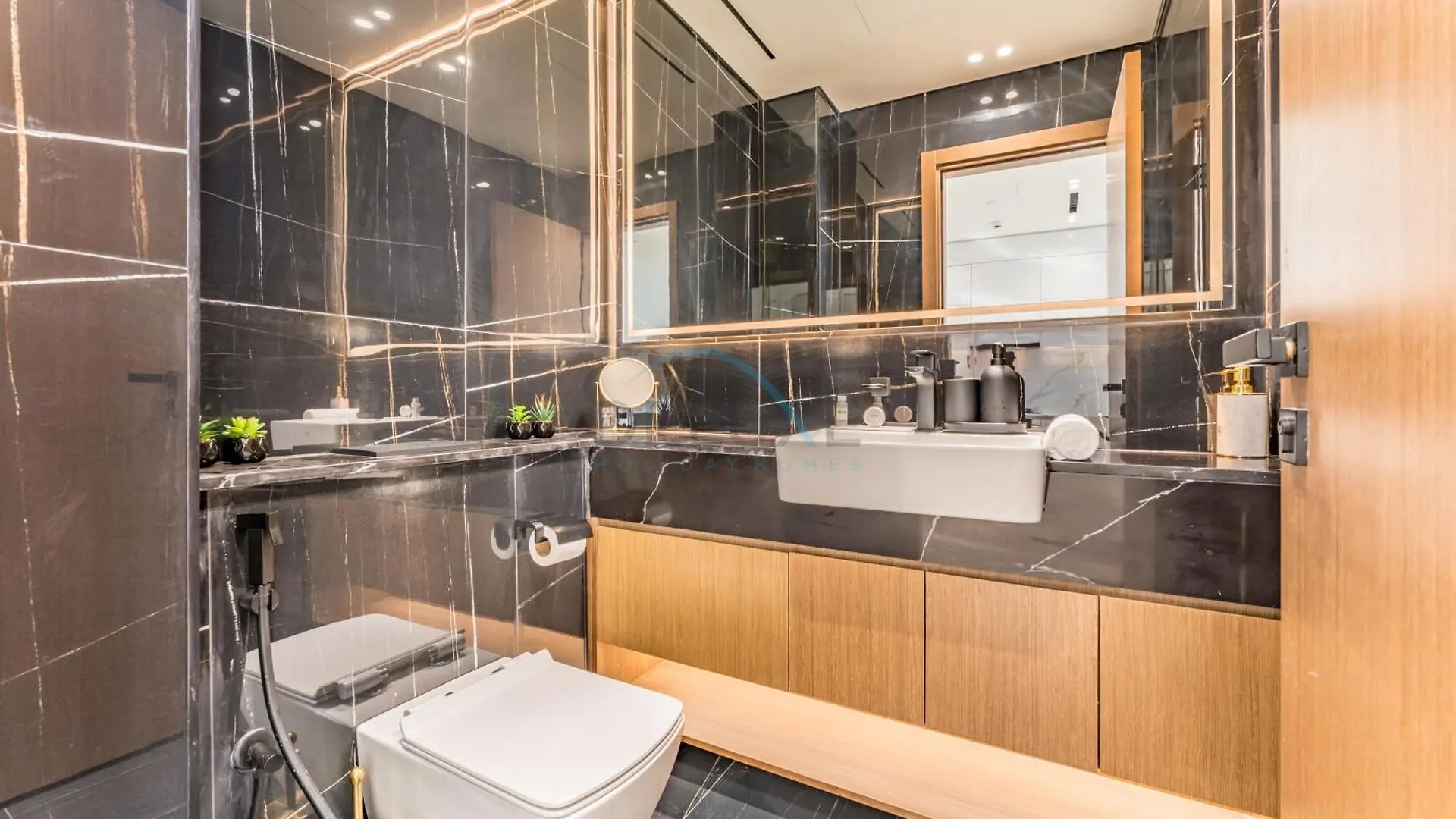 Newly Furnished Apartment Near Circle Mall With Marina Views, Binghatti Onyx, Jvc By Deluxe Holiday Homes Dubai